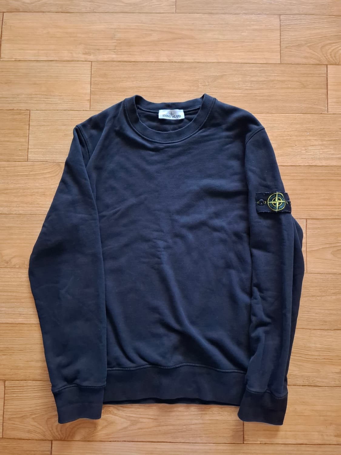 21fw 스톤아일랜드 맨투맨 블랙 L 상품이미지1