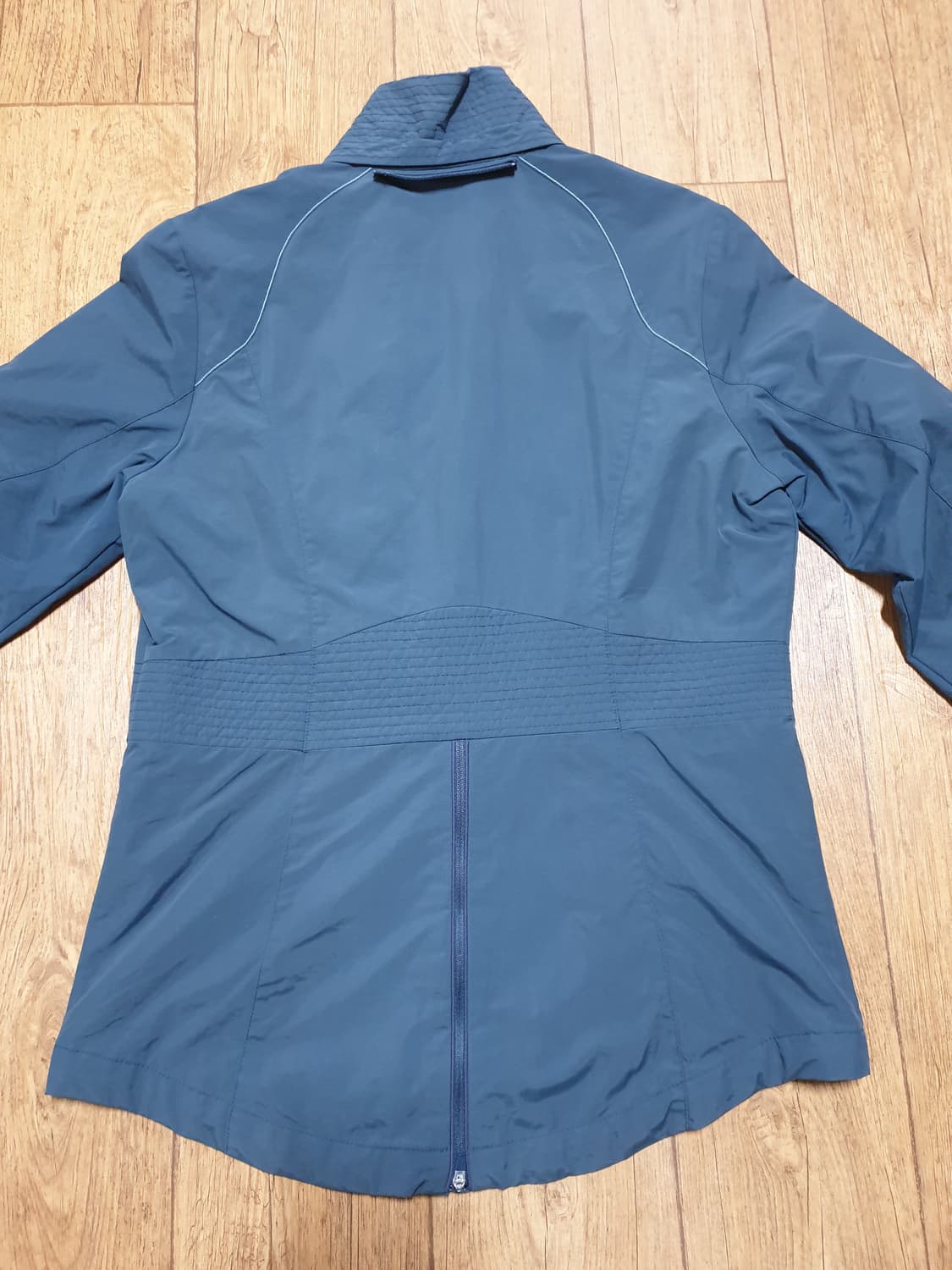 1197 라푸마 아웃도어 바람막이 90 사이즈입니다 상품이미지5