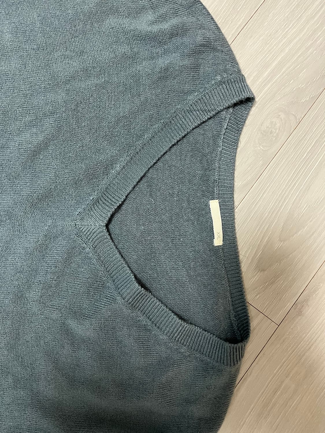 GU 브이넥 니트 상품이미지3