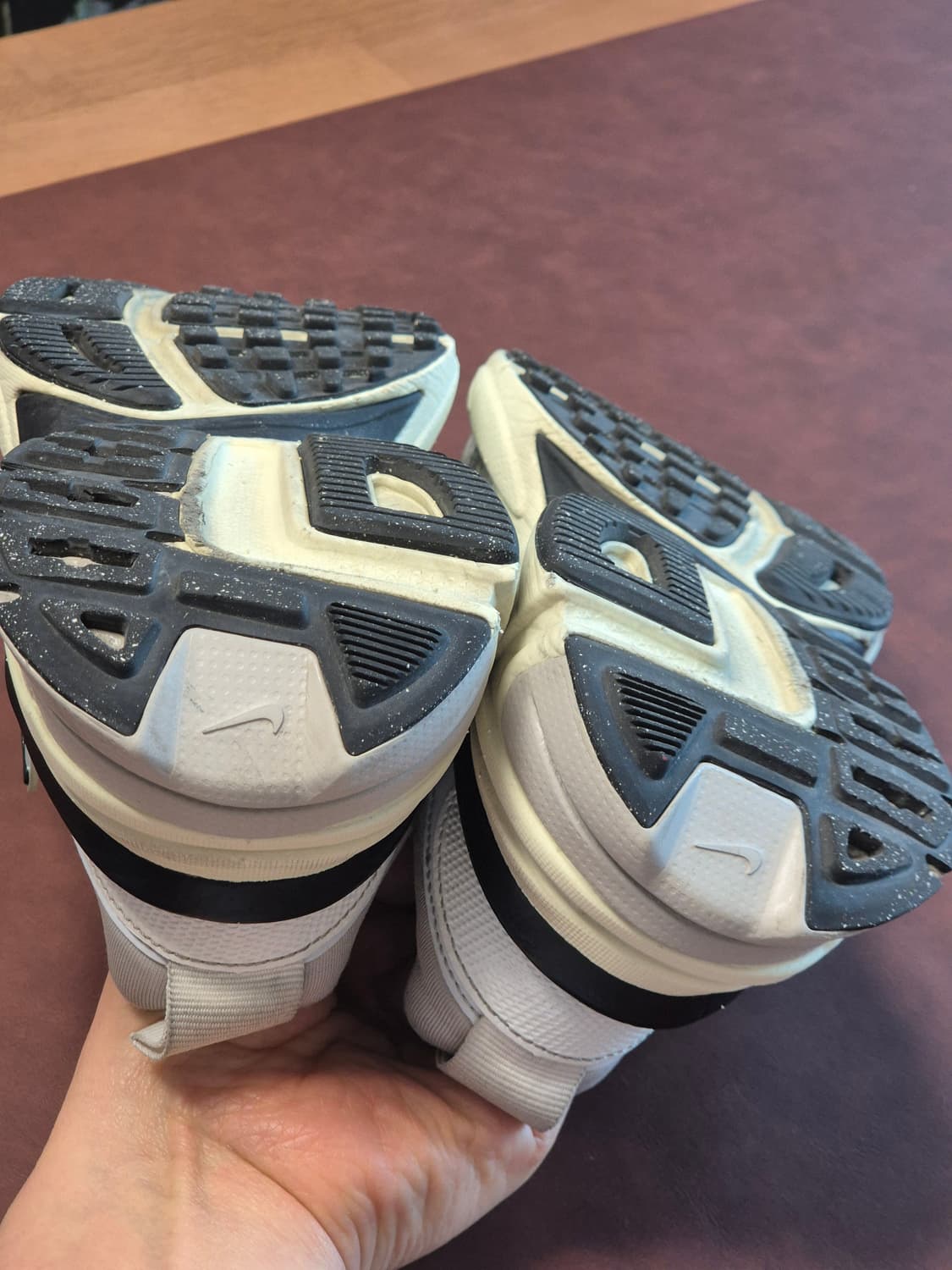 실착용2회 235 (6.5us) 정품 나이키V2K런 서밋 런닝화  상품이미지7