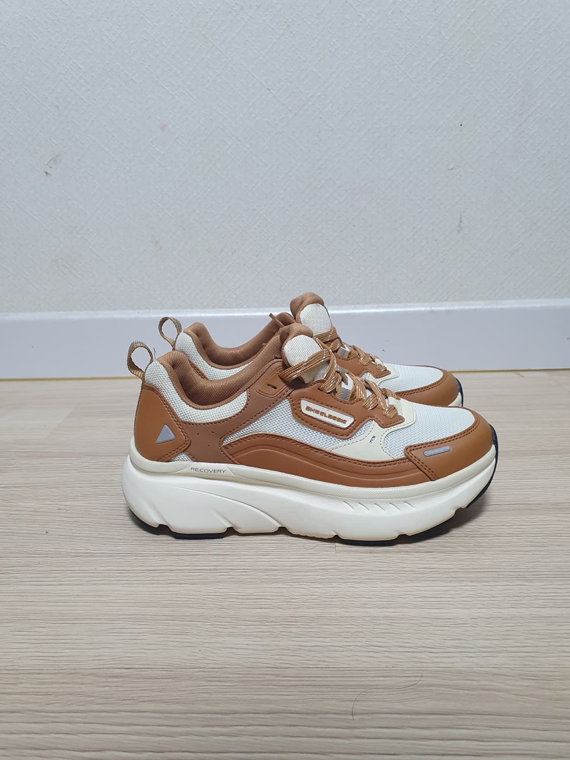 아키클래식 범퍼트레이너 운동화 245 상품이미지1