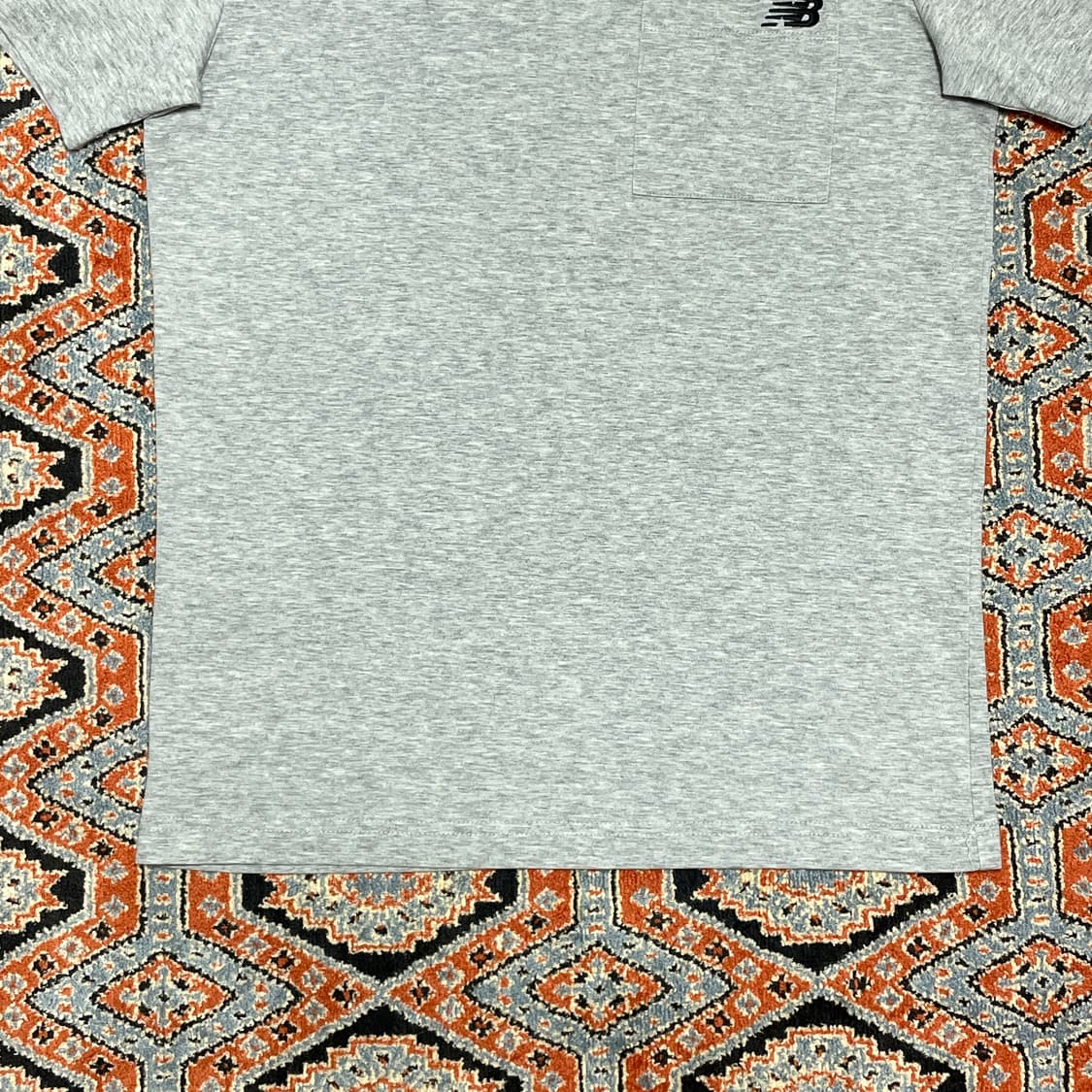 뉴발란스 그레이 포켓 반팔티셔츠 여성S 상품이미지3