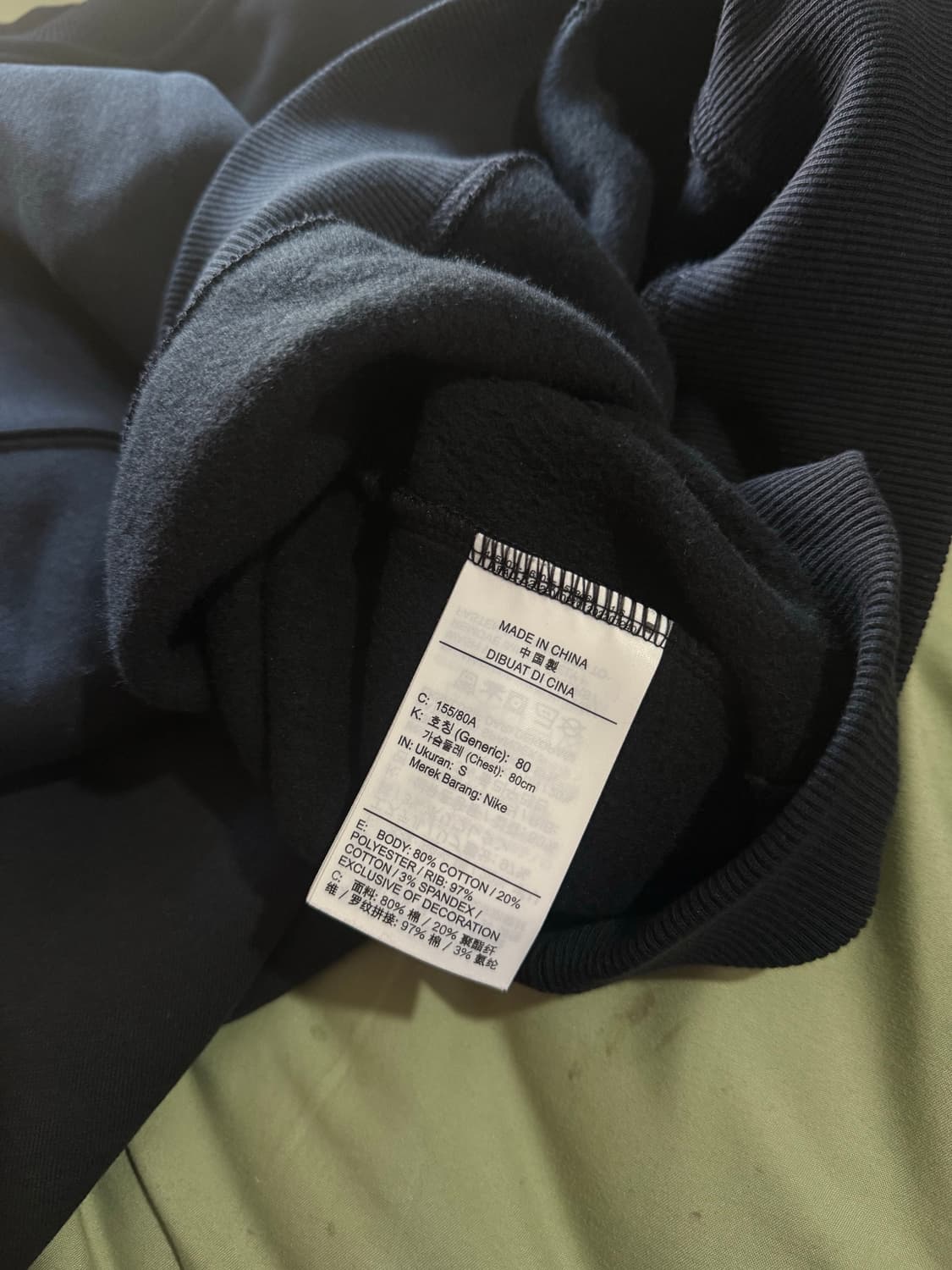 NIKE 크롭 하프집업 블랙 상품이미지4
