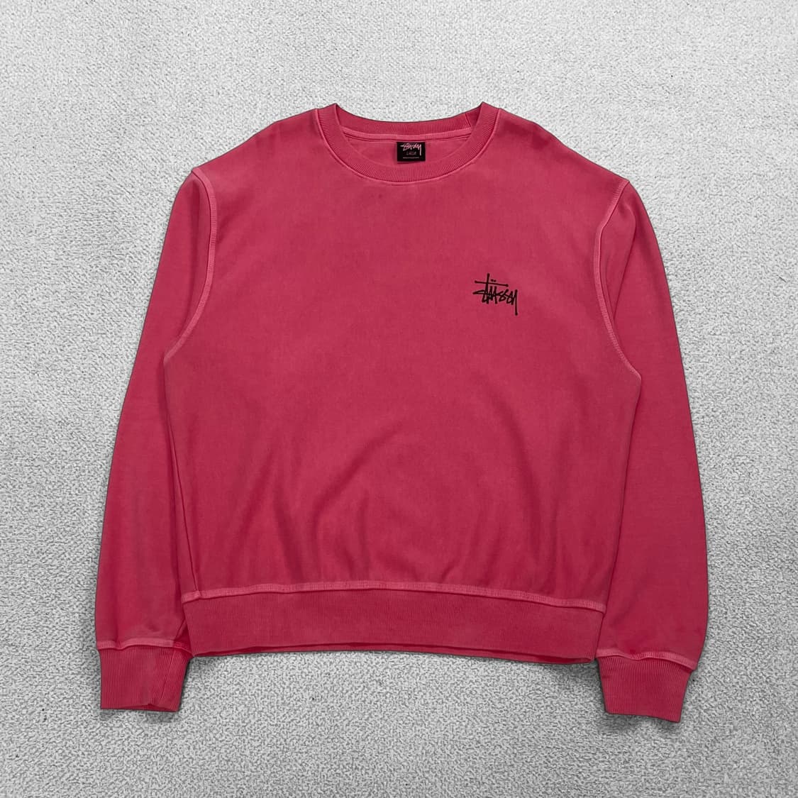 스투시 Stussy 베이직 로고 피그먼트 맨투맨 뉴트럴핑크 상품이미지2