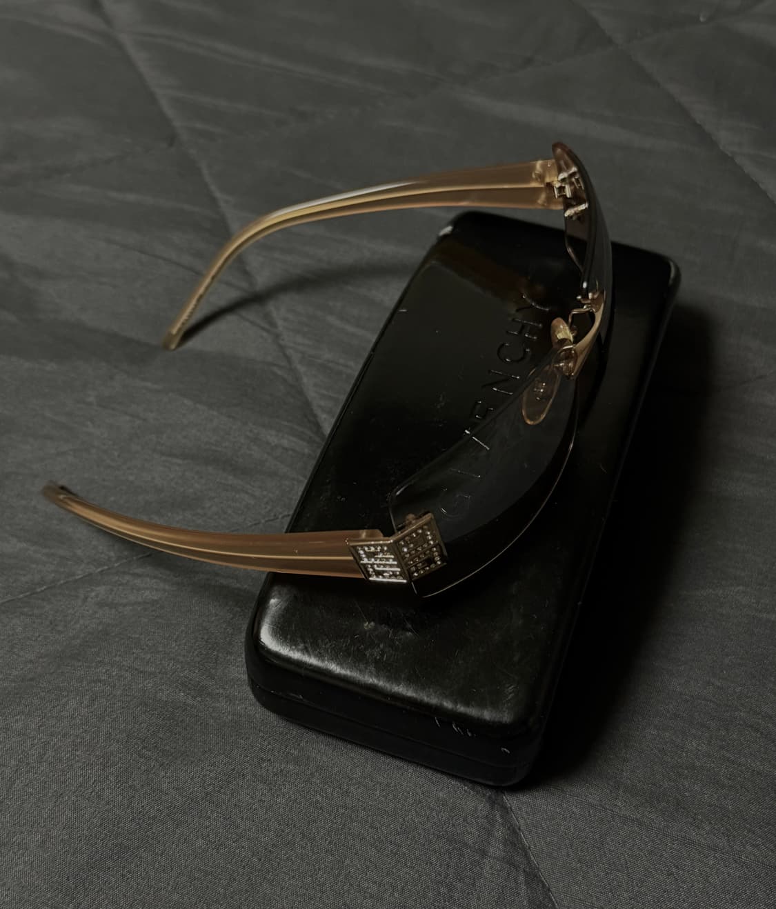 Givenchy Geek Chic Rimless Sunglasses 상품이미지3