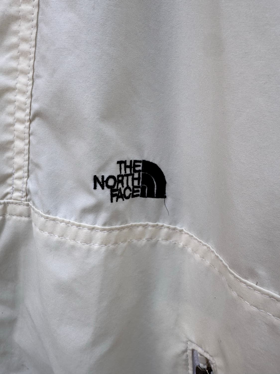 노스페이스 미들로고 나일론 컴팩트 바람막이  상품이미지4