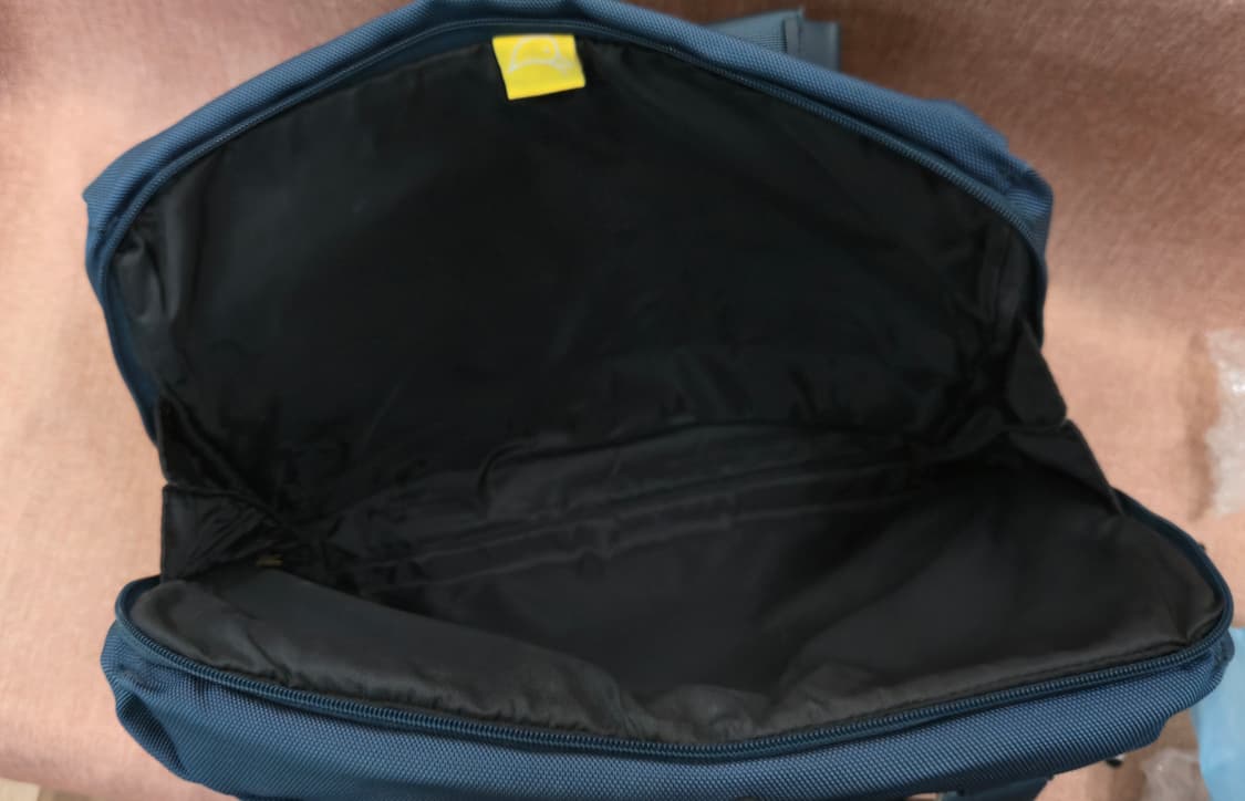 만다리나덕 네이비 컬러 패브릭 노트북 브리프케이스 상품이미지7