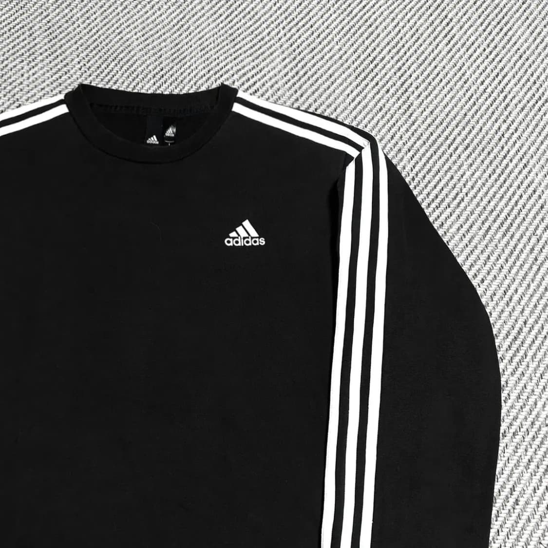 [XL] adidas 아디다스 에센셜 3st 블랙 라운드 맨투맨 상품이미지2