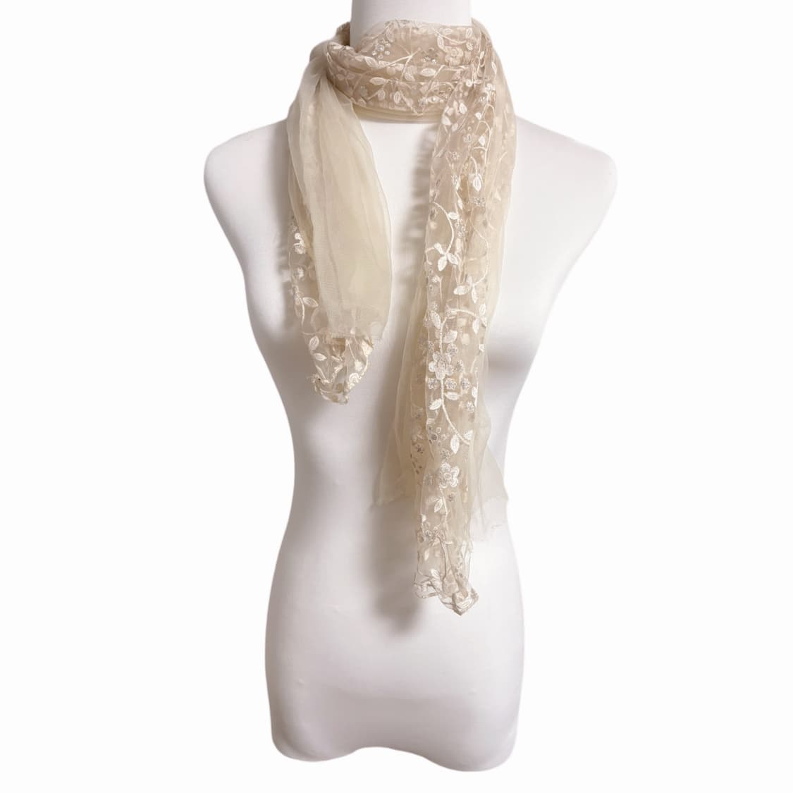 (이체시 에눌) 일본 화이트 페어리 글리터 포인트 시스루 디테일 머플러 상품이미지1