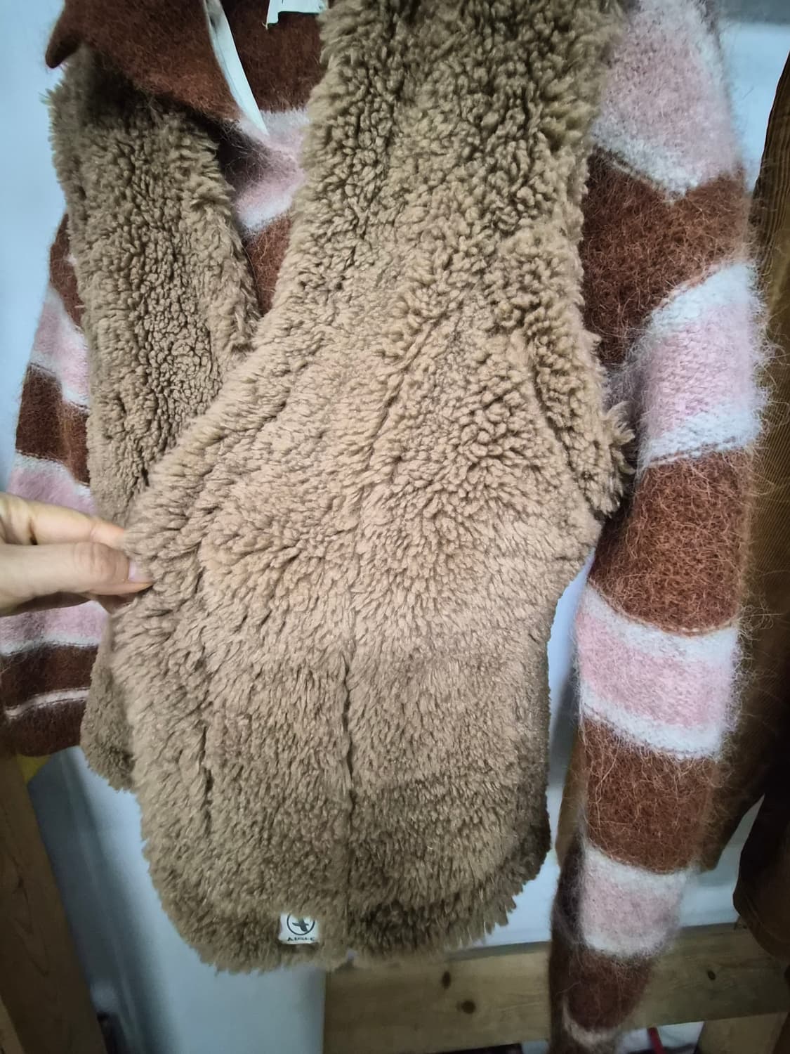 에이글 양털 뽀글이퍼 베스트.베이비알파카 보송니트. 상품이미지3