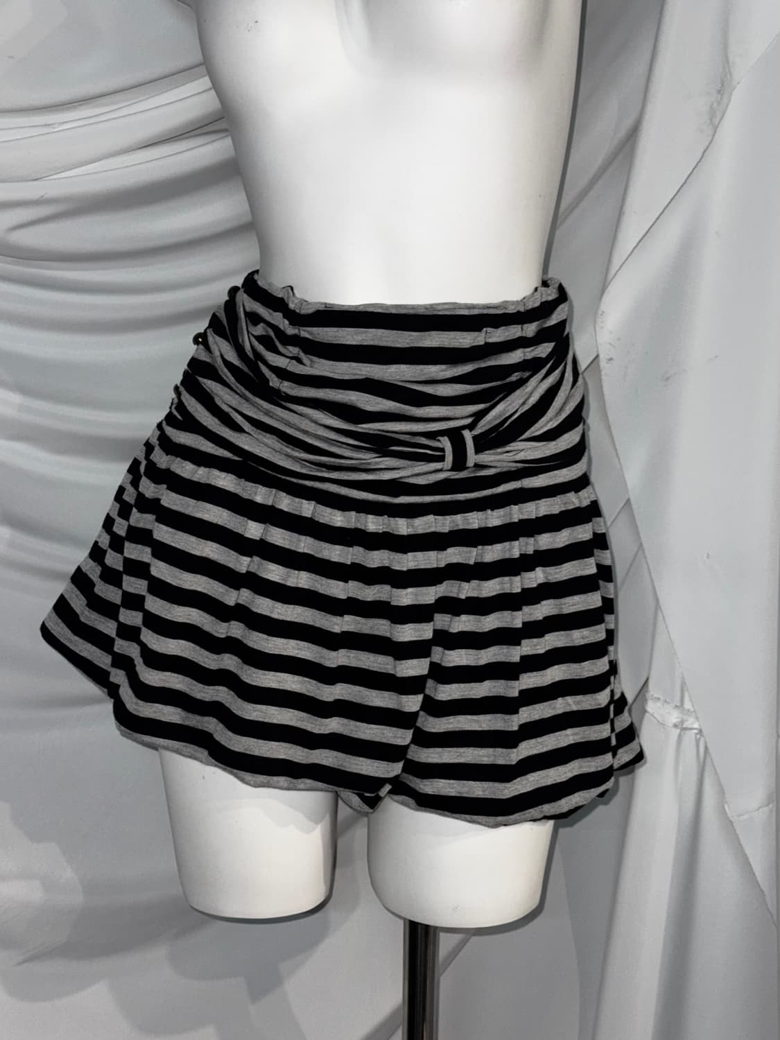 Liz LISA 리즈리사돌 무채색 갸루펑크데일리 갸펑 코디세트 상품이미지3