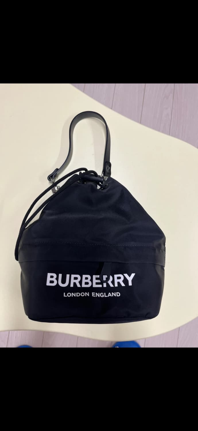 버버리 포이베 파우치 블랙 상품이미지1