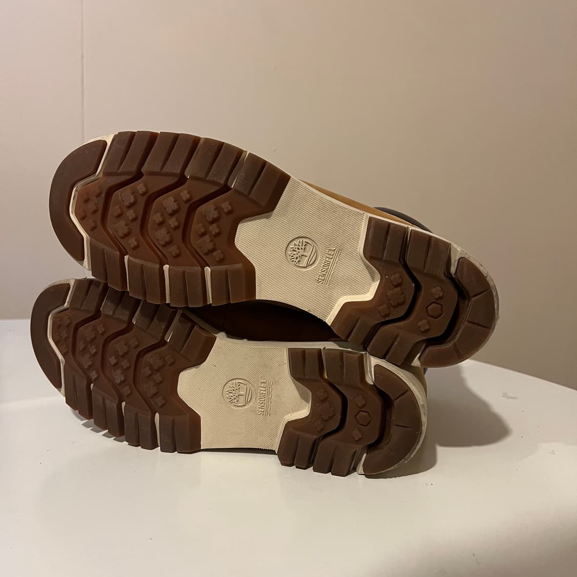 팀버랜드 루시아 레이스업 스웨이드 부츠 상품이미지4