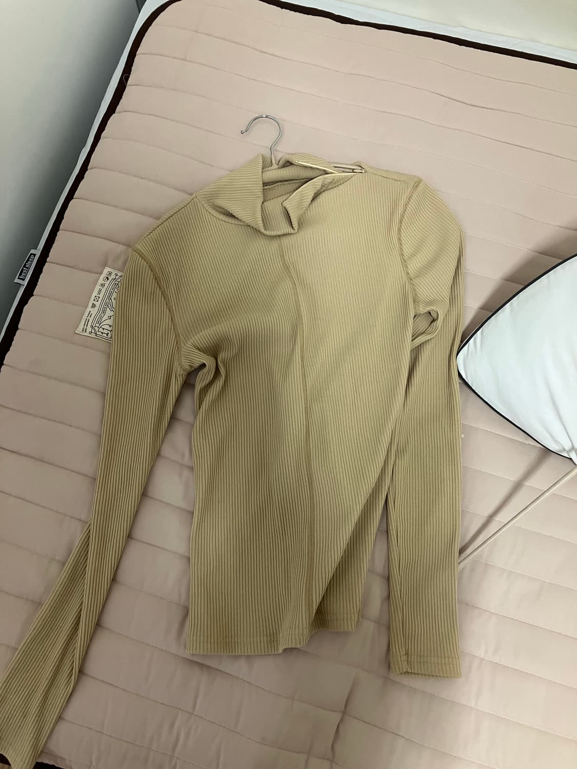 에옹쓰 zipper turtleneck top 터틀넥 머스타드 상품이미지4