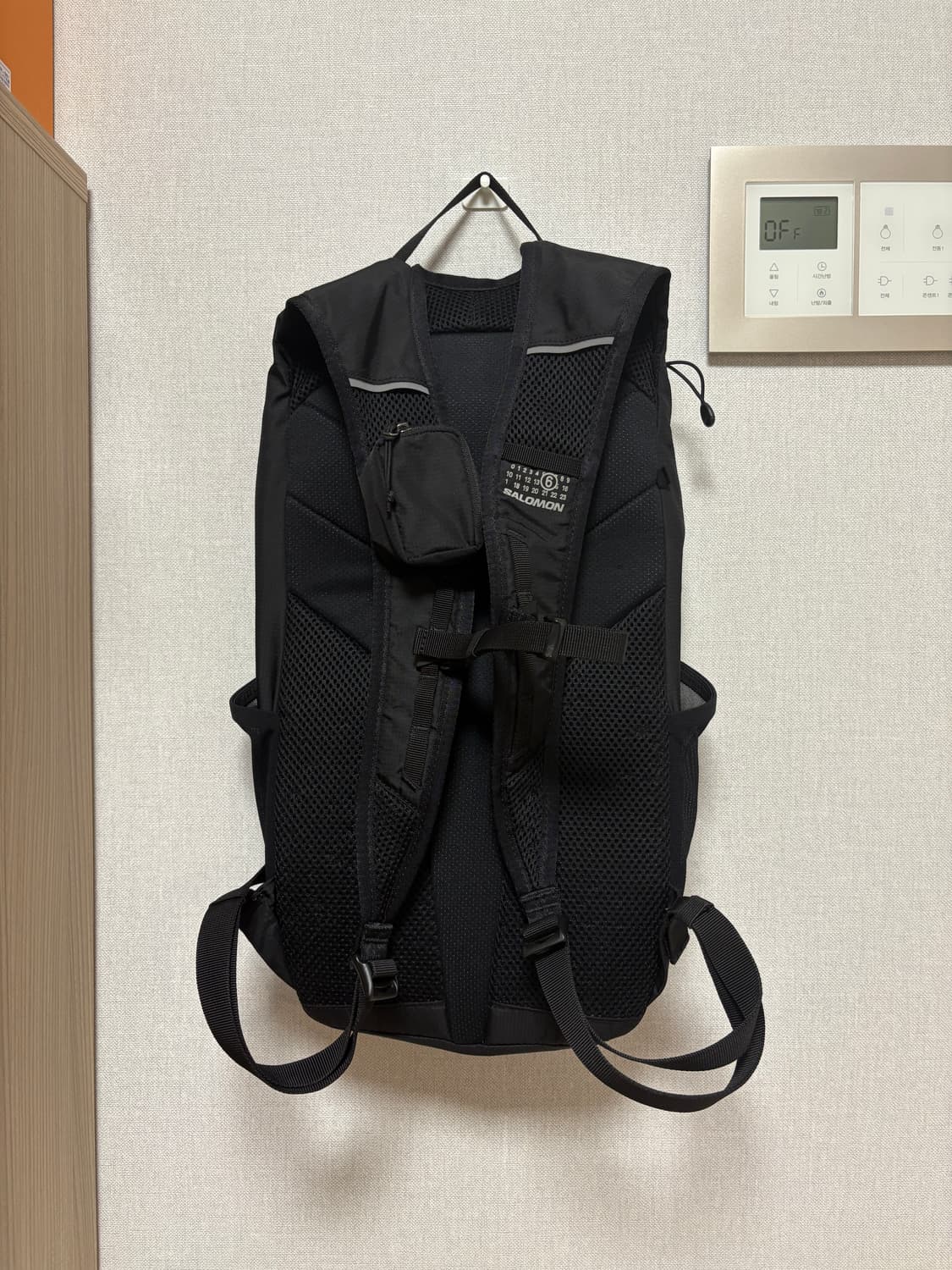 살로몬 x MM6 메종 마르지엘라 데이팩 20 블랙 상품이미지3