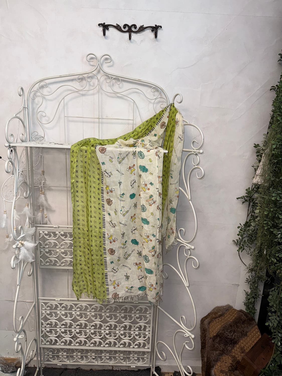 Metro City green toys pattern scarf  상품이미지1