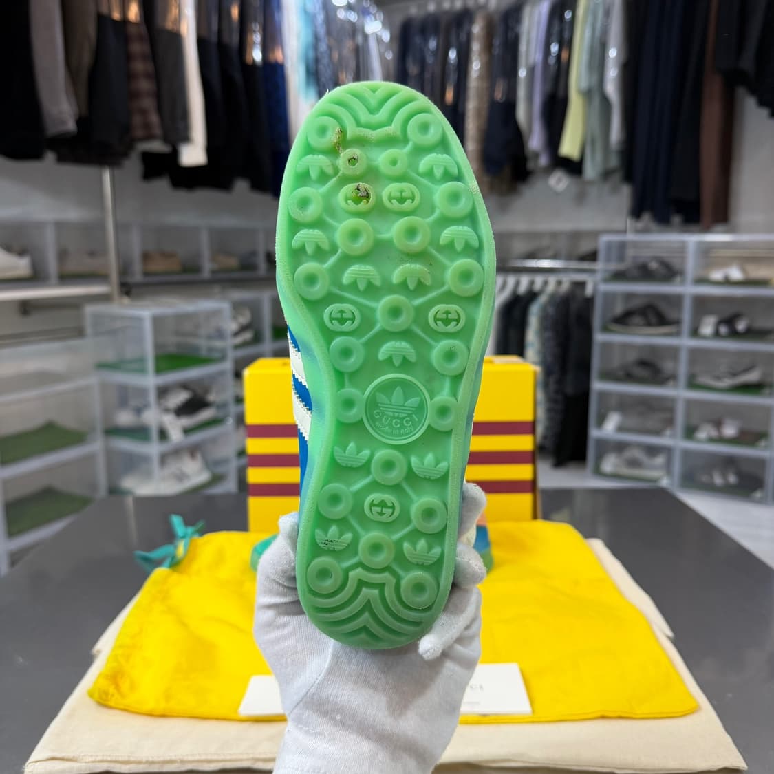 [리오브] 구찌 X 아디다스 가젤 라이트 블루 실크 스니커즈 상품이미지3