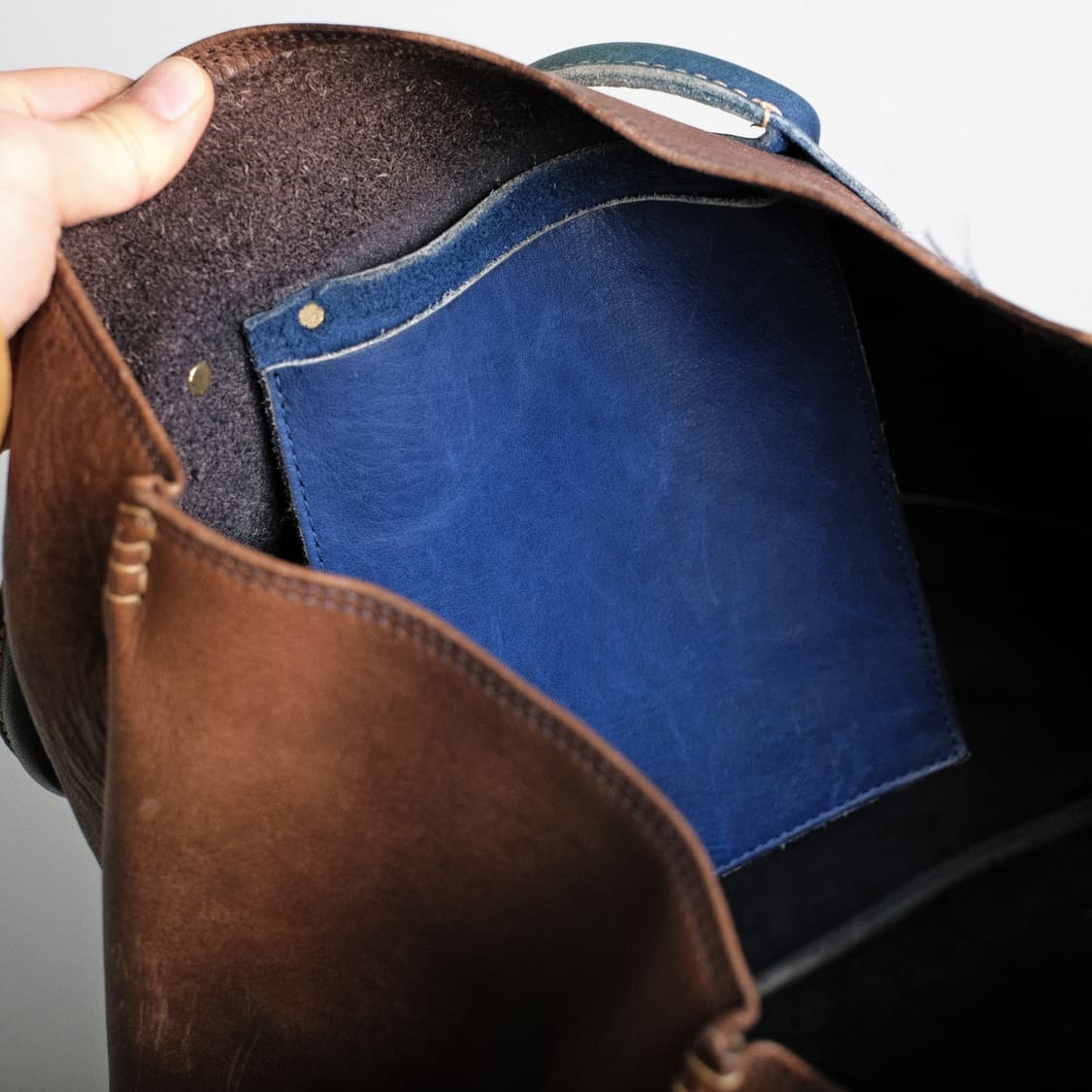 Yuketen 유케텐 블루 스트랩 레더 토트백 브라운 상품이미지10