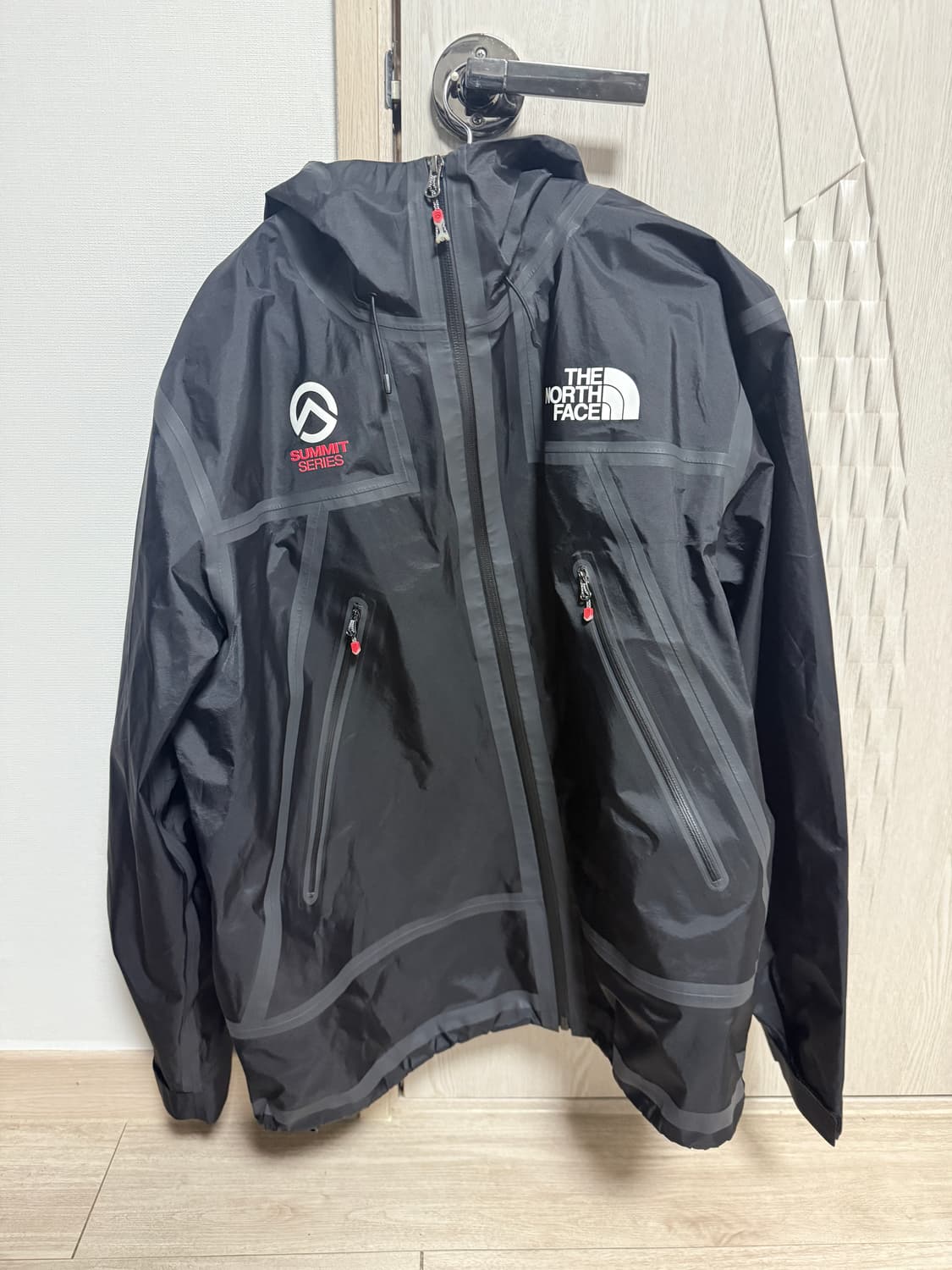 슈노페 서밋 시리즈 테이프심 자켓 블랙 21ss 상품이미지1