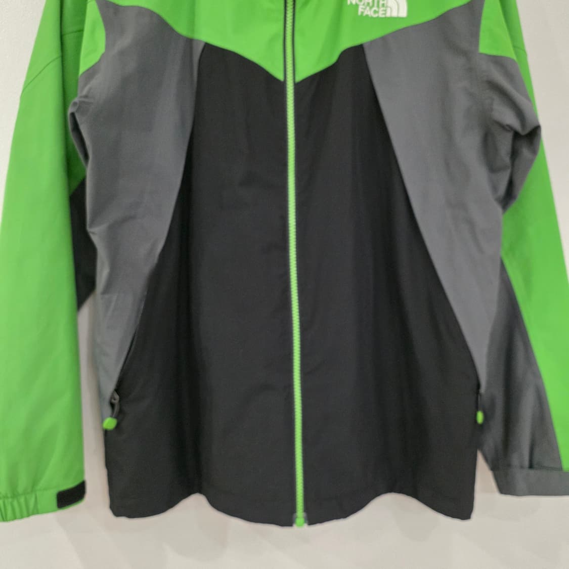 노스페이스 바람막이 90 그린/블랙/그레이 상품이미지4