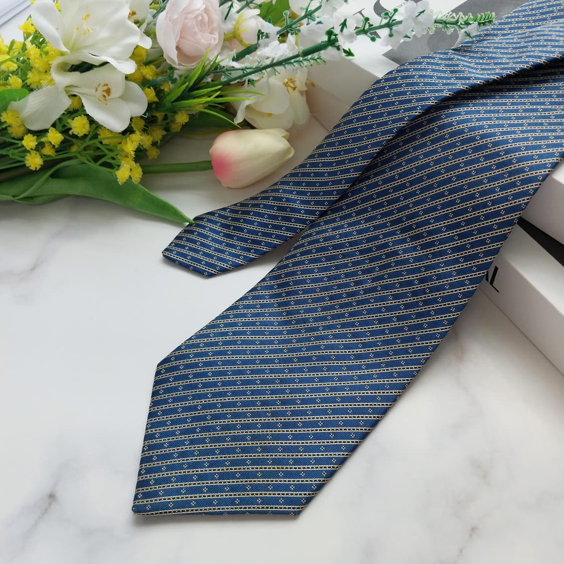 니나리치 실크 블루 스트라이프 넥타이 9cm B등급 K915
 상품이미지3