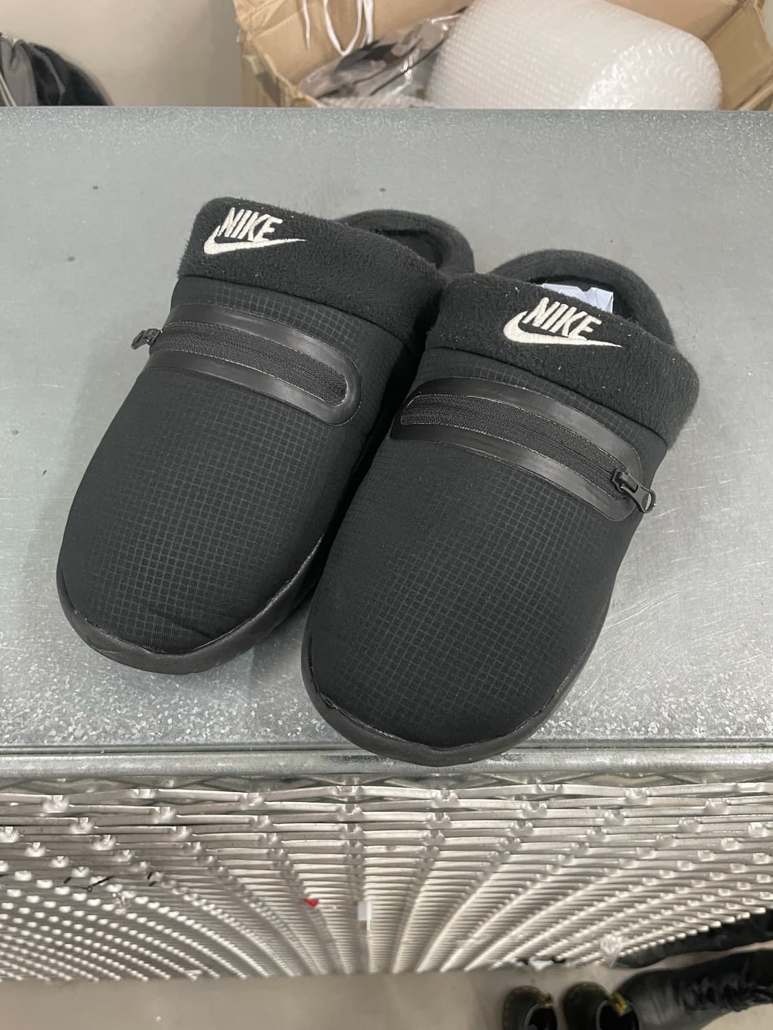 나이키 버로우 슬리퍼 블랙 메탈릭 실버 250 상품이미지2