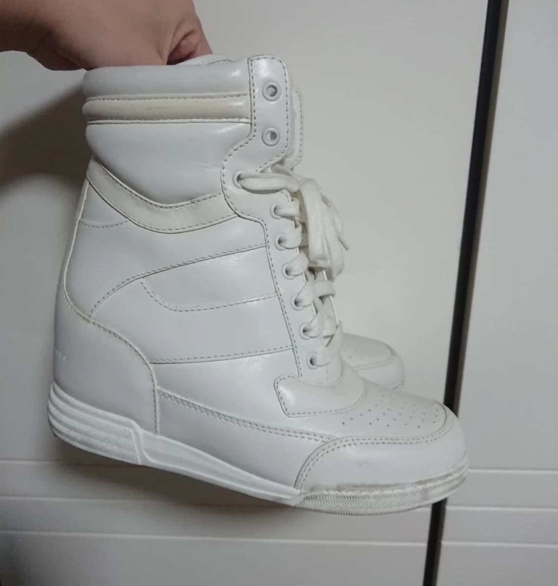 Marc Jacob’s 마크 제이콥스 화이트 하이탑 스니커즈 상품이미지3