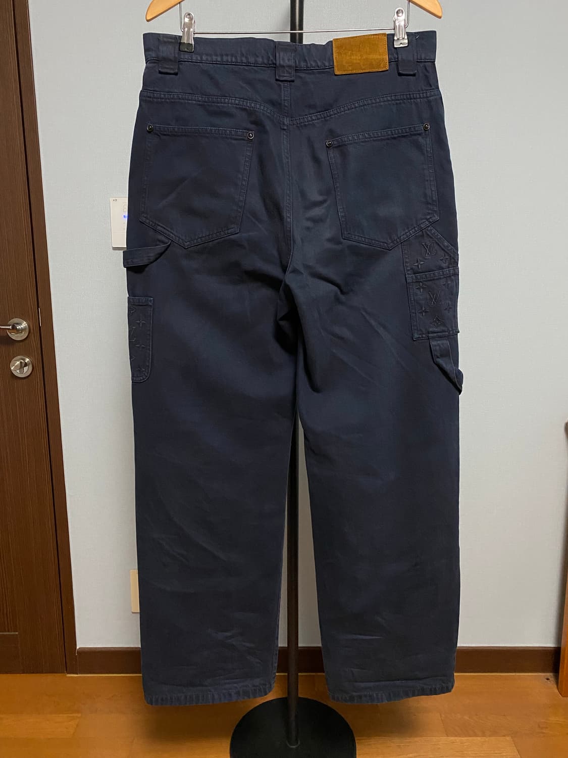 [32] 루이비통 가먼트 다이드 데님 카펜터 팬츠 바지 다크 네이비 상품이미지1