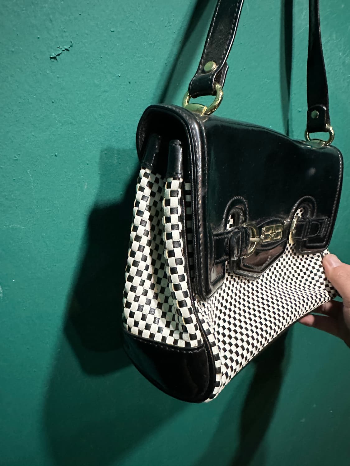 발렌시아가 체커보드 숄더백 상품이미지4