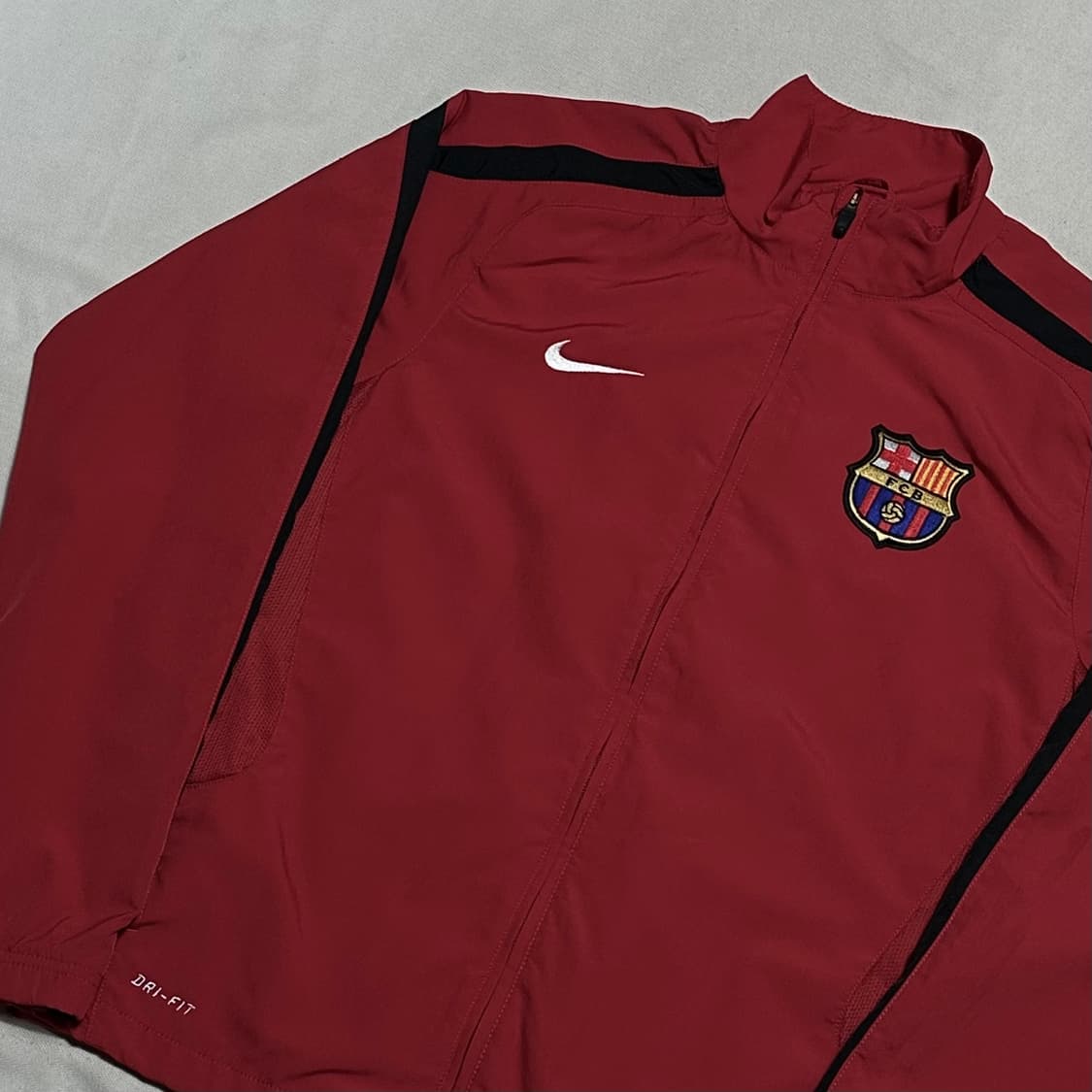 L 나이키 바르셀로나 드라이핏 버건디 바람막이 상품이미지1