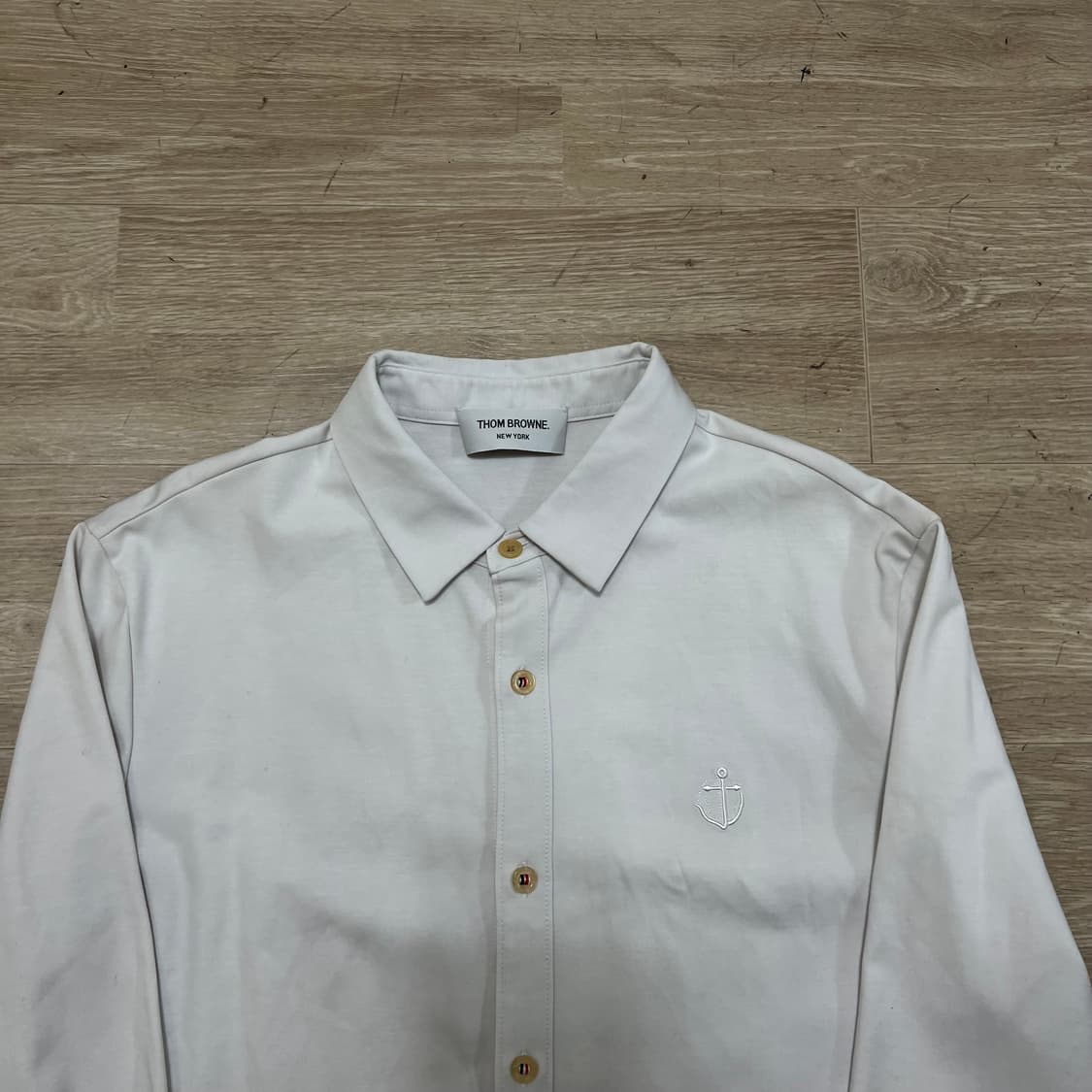 톰브라운 앵커 로고 라운드햄 옥스퍼드 긴팔 셔츠 [화이트] 2사이즈 상품이미지2