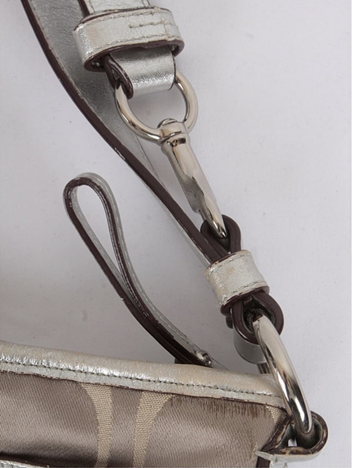 코치 시그니처 패브릭 실버 레더 숄더백 상품이미지4