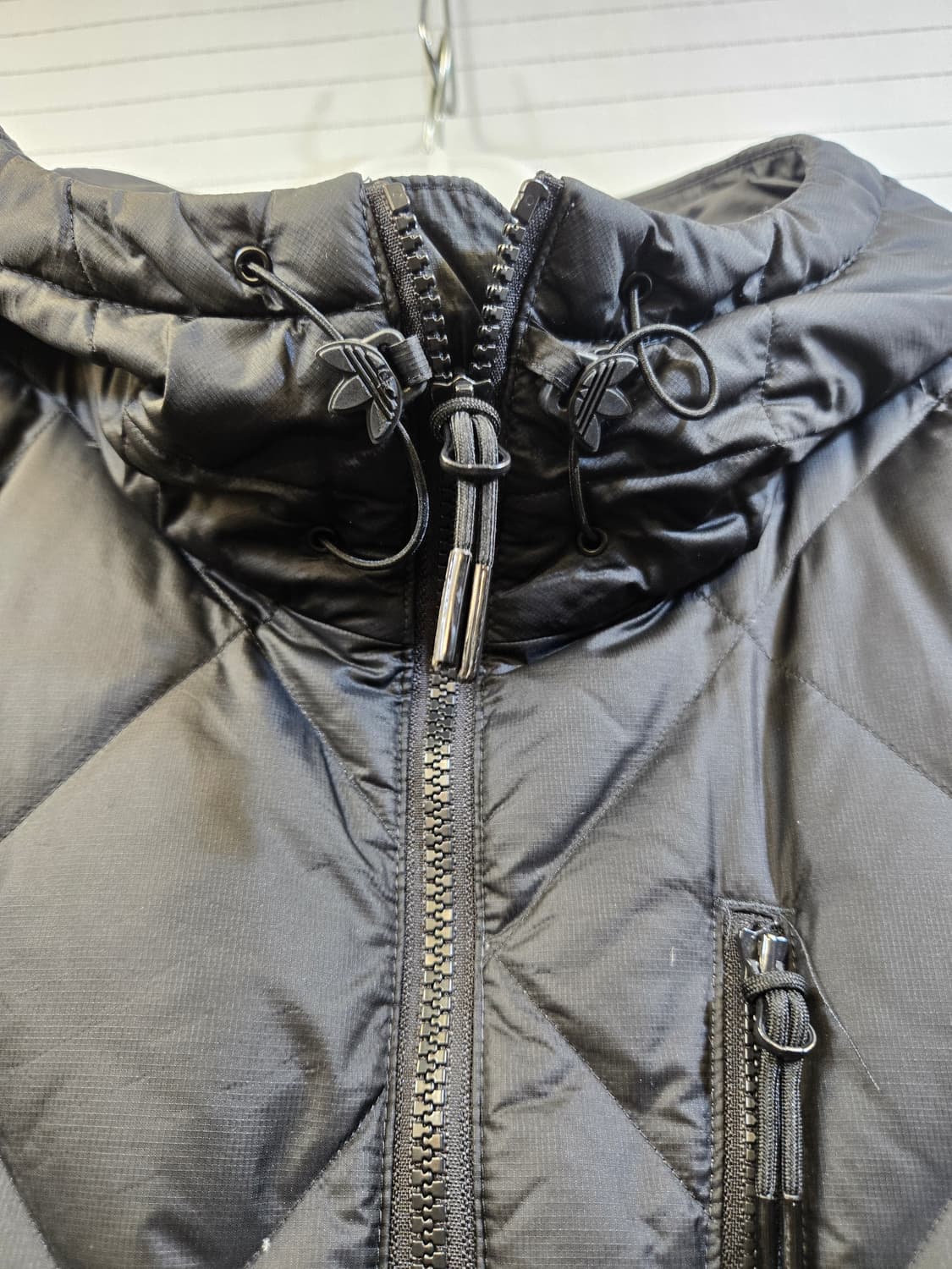 아디다스 퀼팅 후드 패딩 블랙 상품이미지3