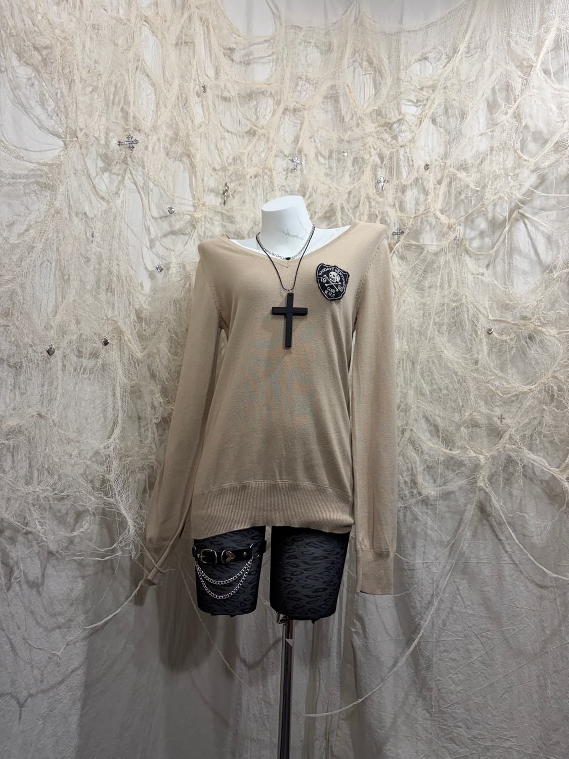 Japanese V-neck skull patch knit 상품이미지3