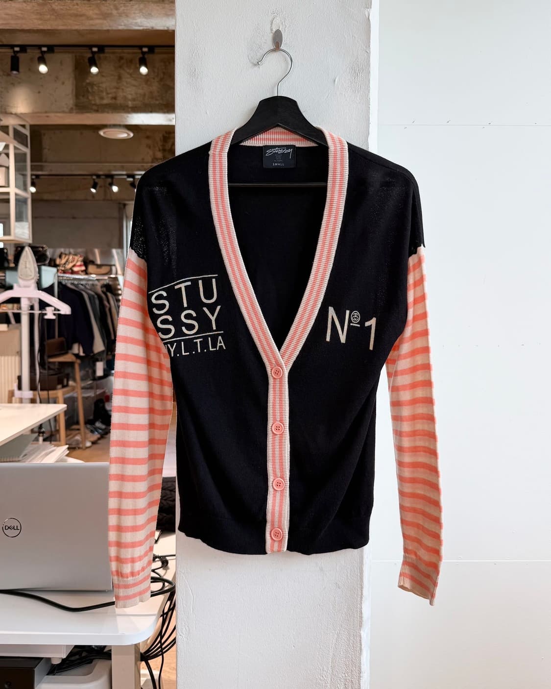 스투시 블랙 스트라이프 가디건  상품이미지2