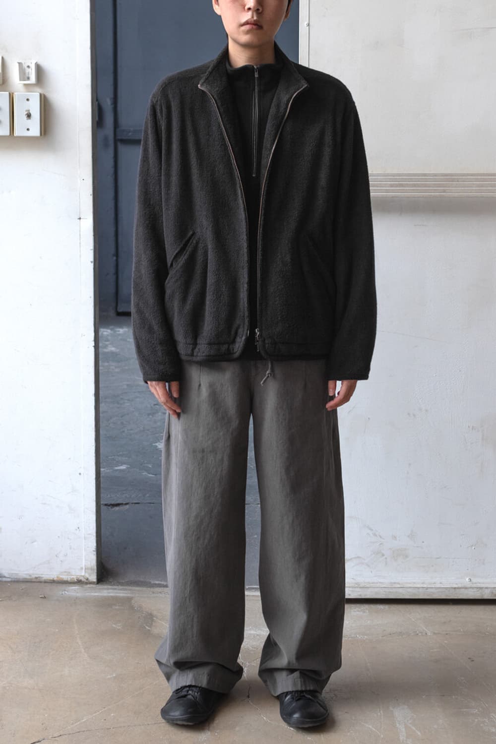 고낙 25fw brushed dami pants khaki 상품이미지1