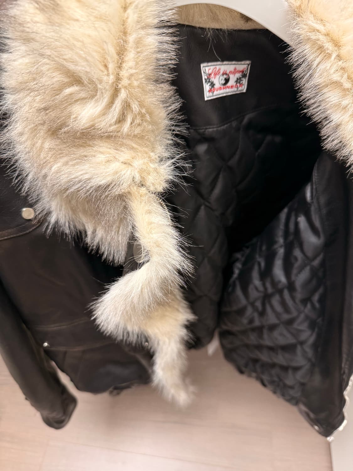 러프넥 무스탕 브라운 S (택달린 새상품) 상품이미지10