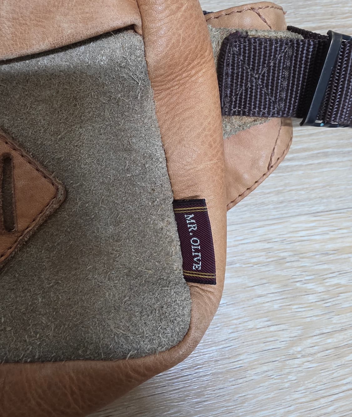 MR.OLIVE 가죽 스웨이드 힙색 상품이미지3