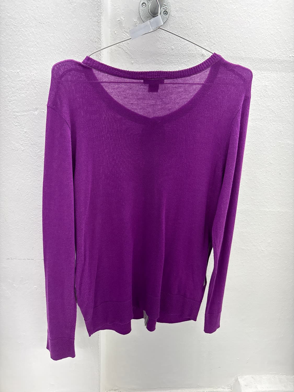 에디바우어 네온퍼플 배색가디건 상품이미지3