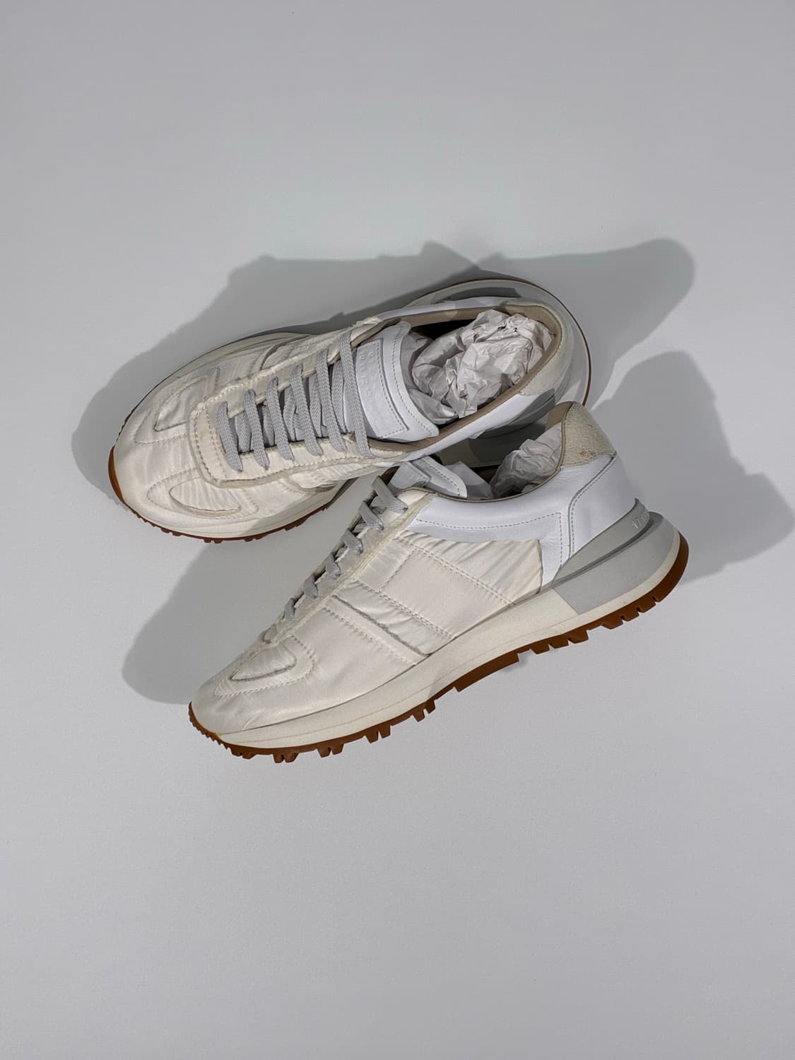 메종 마르지엘라 러너 에볼루션 스니커즈 화이트 41사이즈 상품이미지1