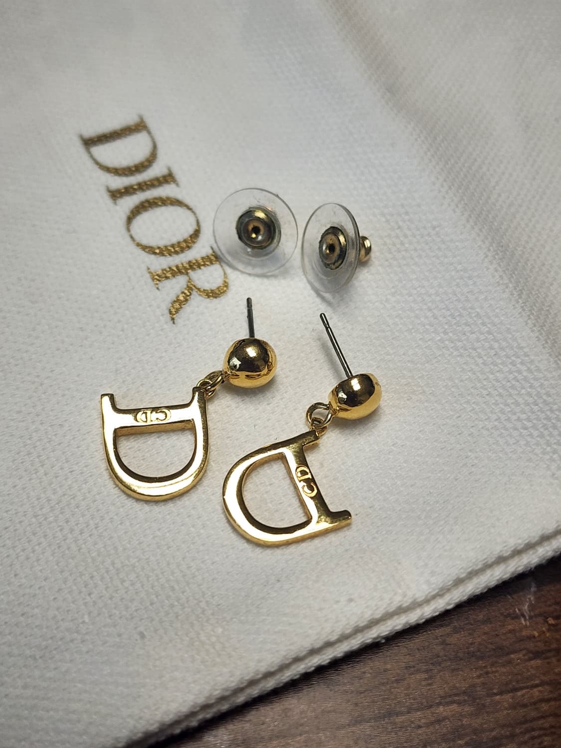 정품 디올 D 장식 골드 귀걸이  상품이미지4