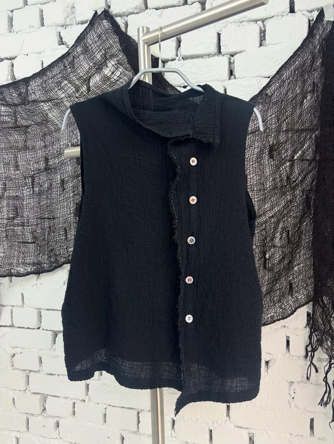 Asymmetric Seersucker Half-Neck Vest 상품이미지3