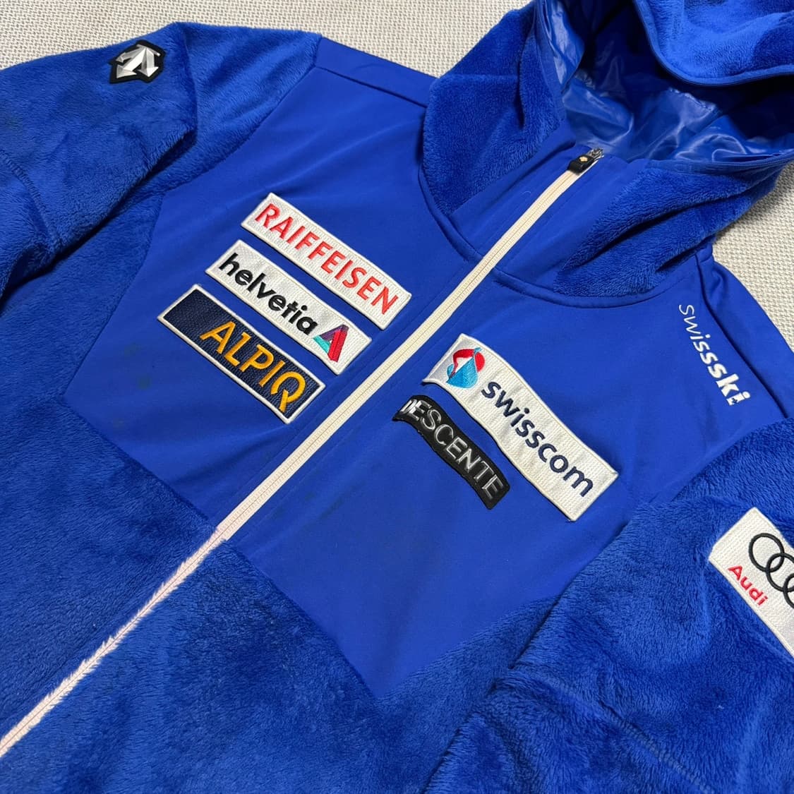 데상트 아우디 플리스 후드집업 자켓 상품이미지4