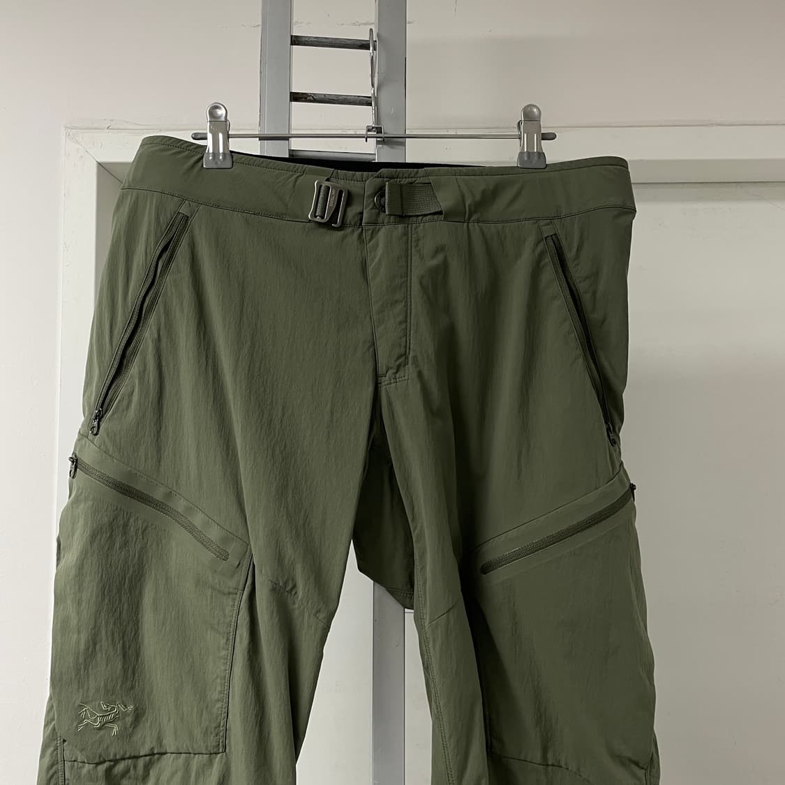 아크테릭스 카키 팬츠 32 상품이미지2