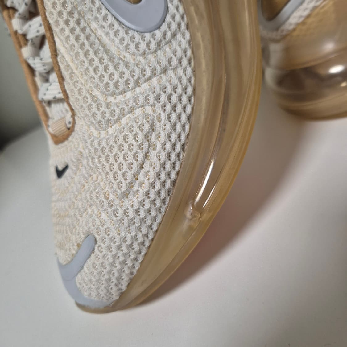 260사이즈)나이키 에어맥스720 상품이미지6