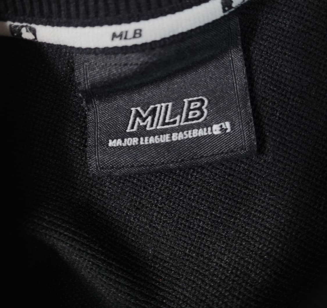 (새상품급) MLB 뉴욕양키스 맨투맨 상품이미지4