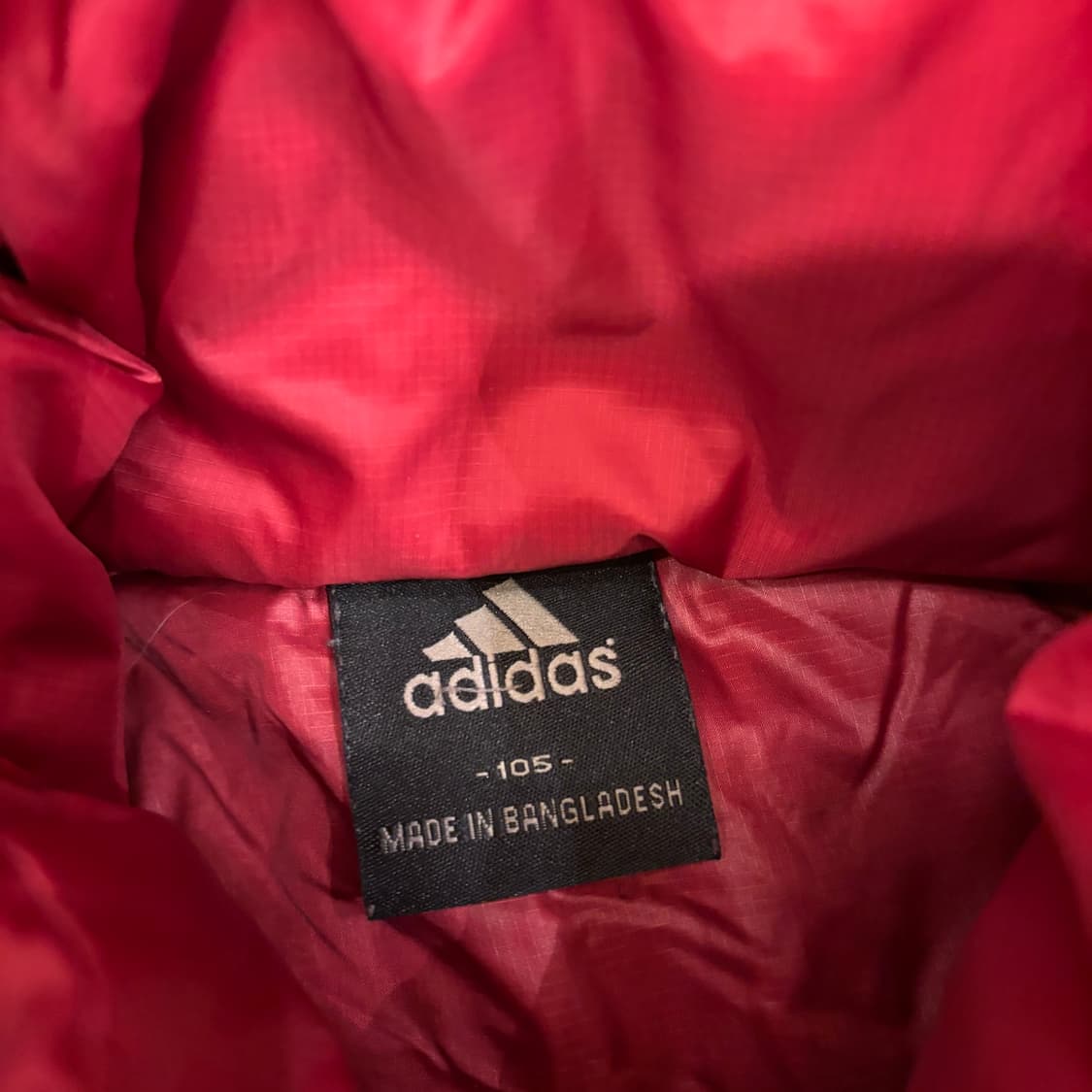 아디다스 레드 덕다운 푸퍼 패딩 상품이미지3