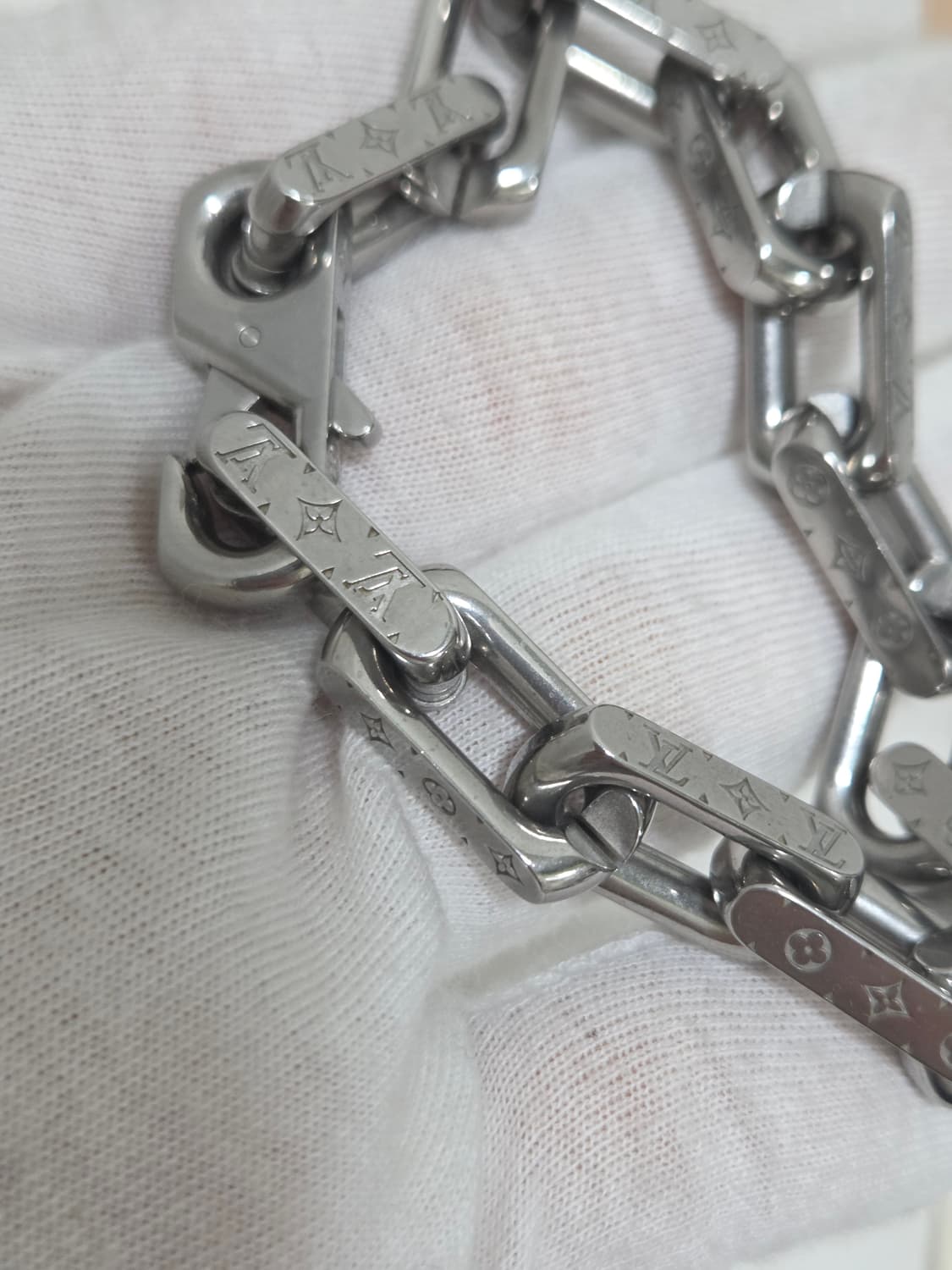 [새상품급] 루이비통 버질아블로 모노그램 체인 팔찌 M Size 상품이미지4