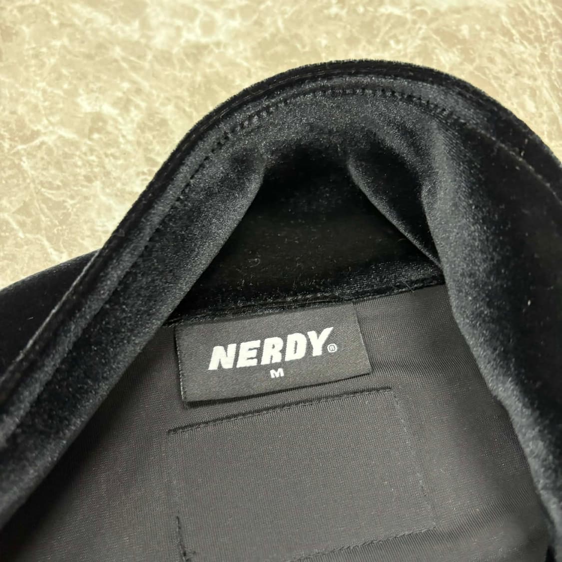 널디 신형 벨루어 벨벳 트랙탑 희귀져지(M) 상품이미지5