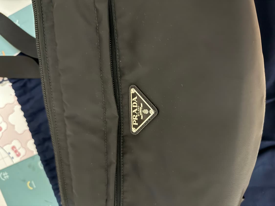 프라다 바이커백 라지 판매 상품이미지8